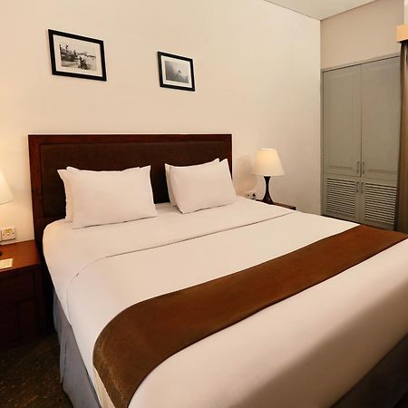קוטה לומבוק Kutabex Beachfront Hotel מראה חיצוני תמונה