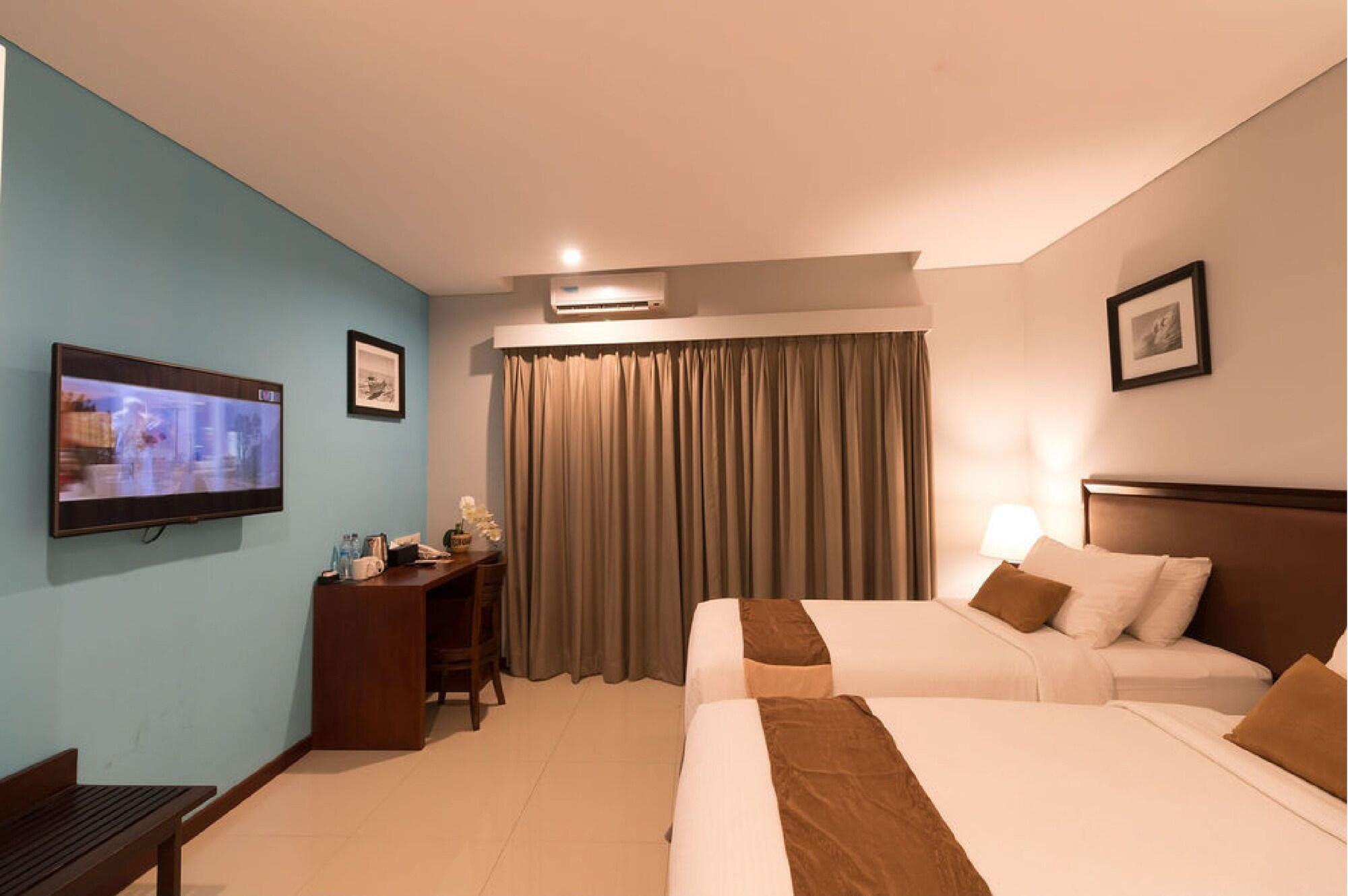 קוטה לומבוק Kutabex Beachfront Hotel מראה חיצוני תמונה