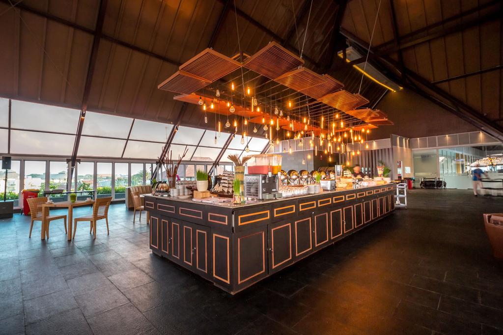 קוטה לומבוק Kutabex Beachfront Hotel מראה חיצוני תמונה
