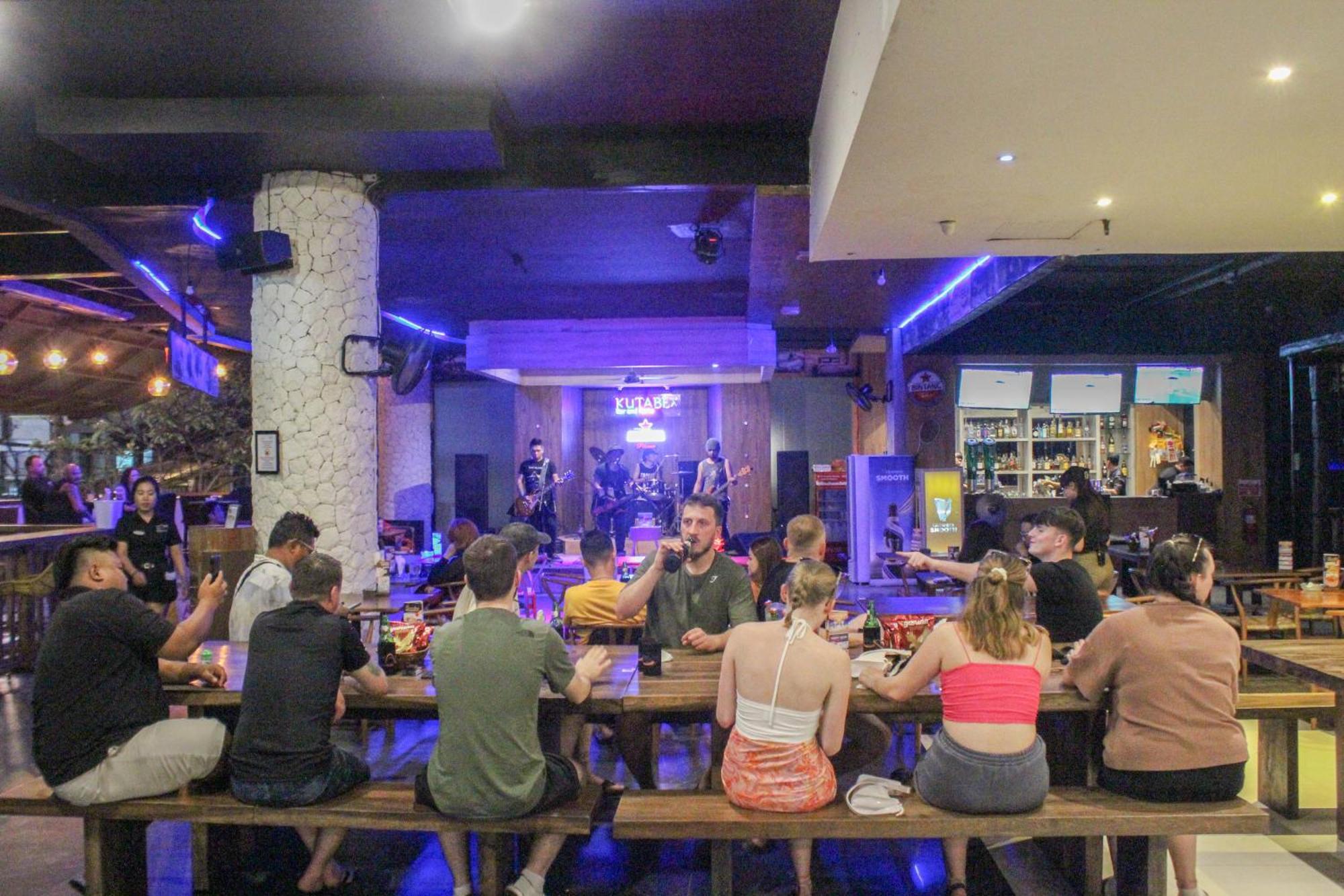 קוטה לומבוק Kutabex Beachfront Hotel מראה חיצוני תמונה
