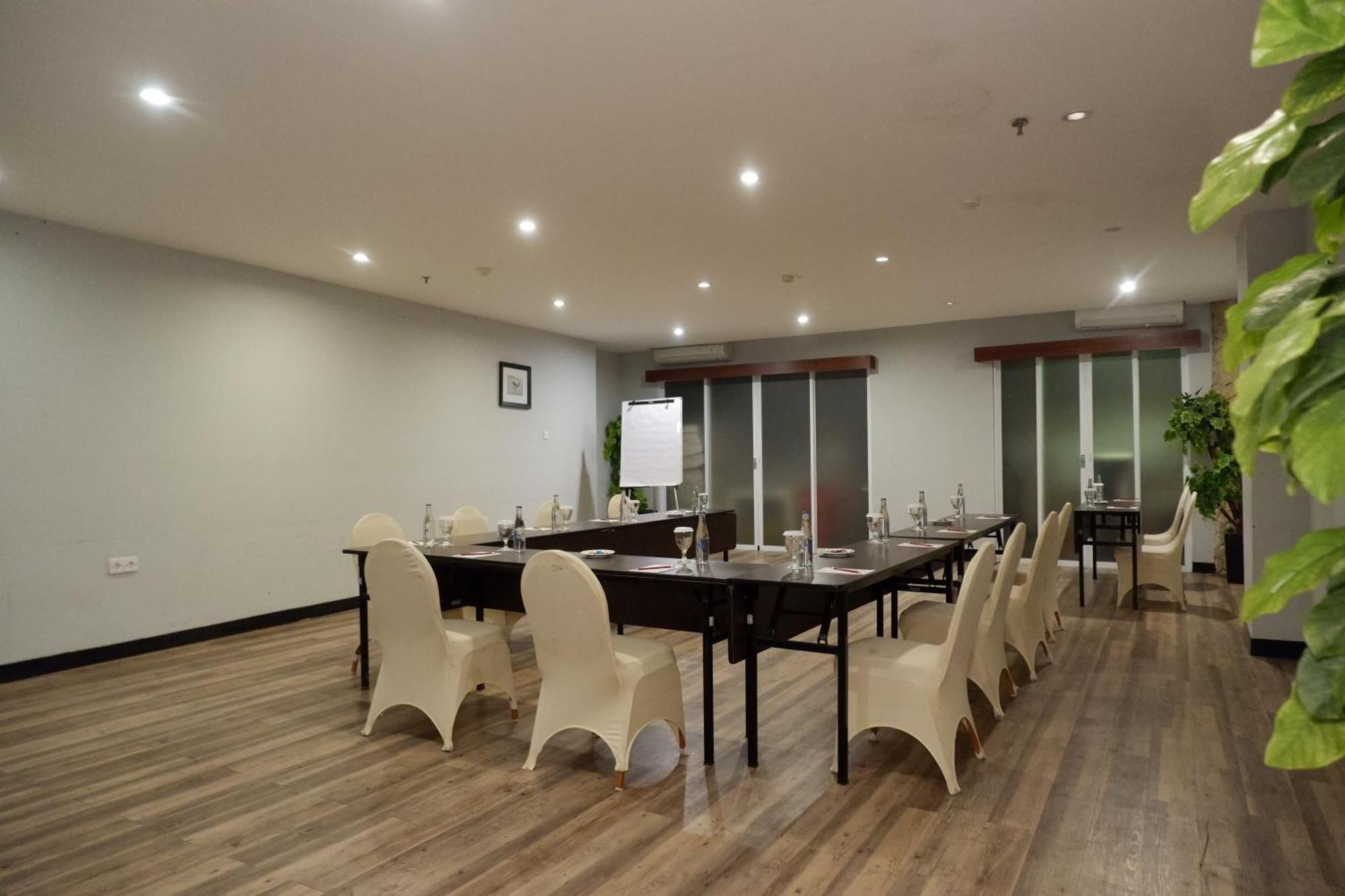 קוטה לומבוק Kutabex Beachfront Hotel מראה חיצוני תמונה