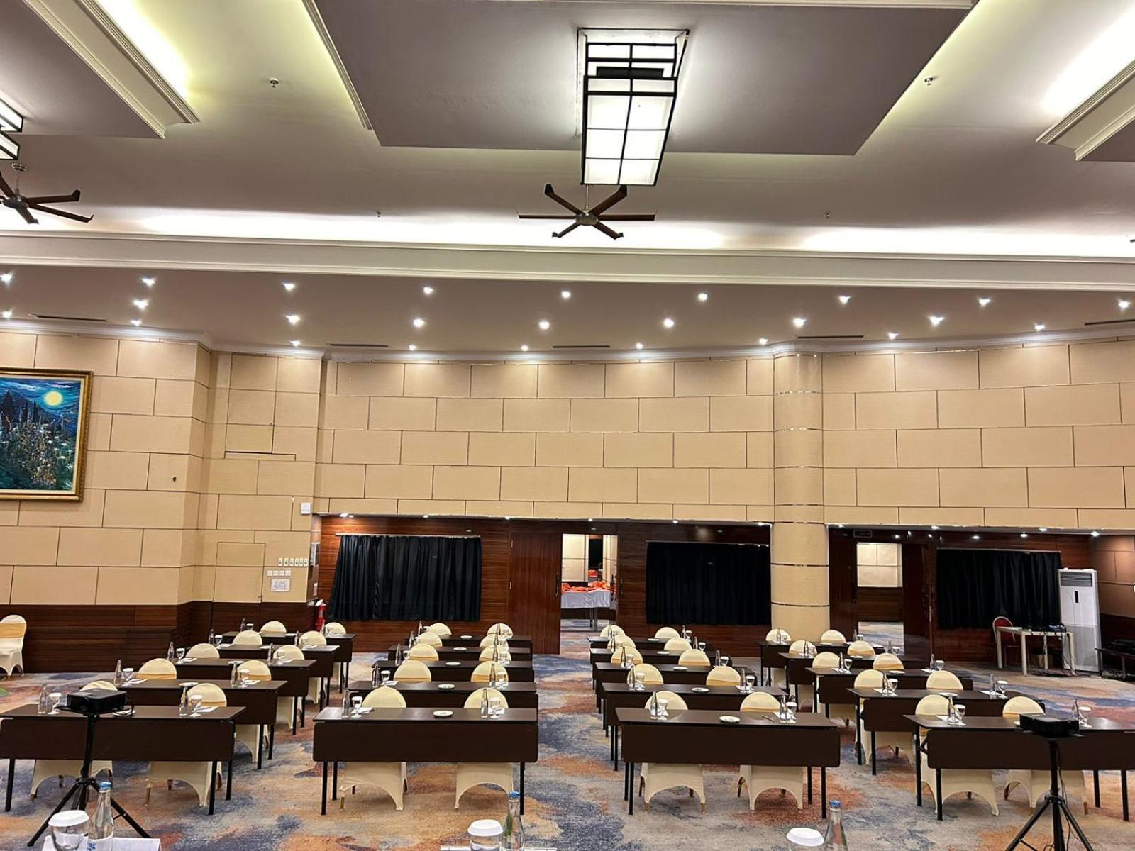 קוטה לומבוק Kutabex Beachfront Hotel מראה חיצוני תמונה