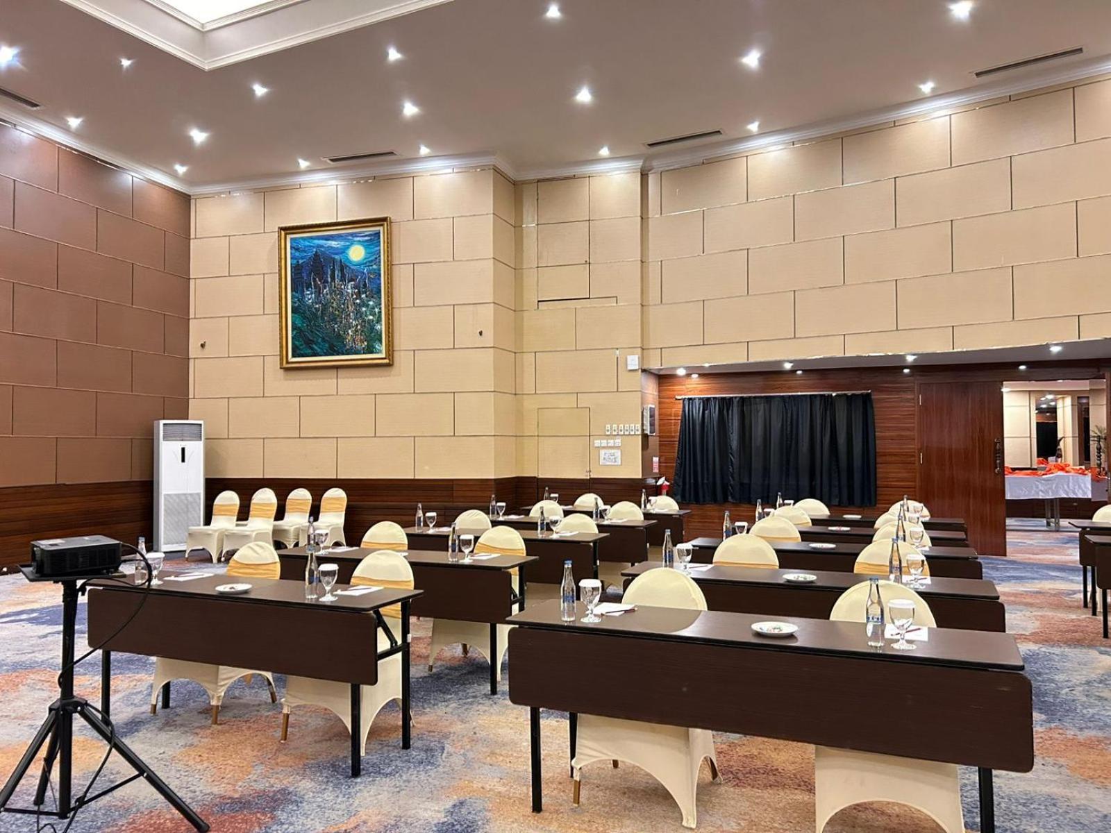 קוטה לומבוק Kutabex Beachfront Hotel מראה חיצוני תמונה