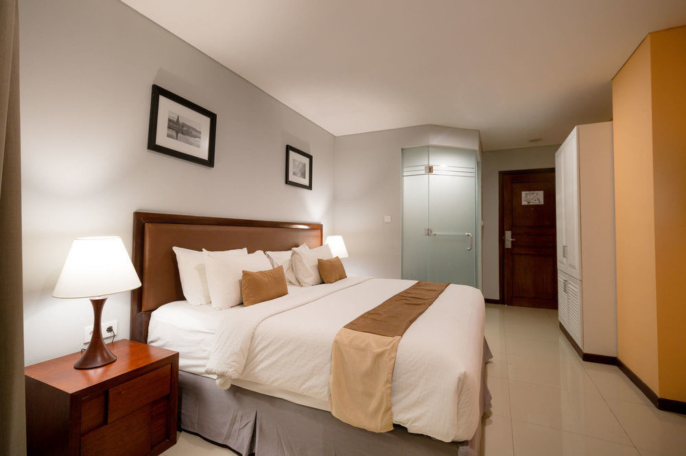 קוטה לומבוק Kutabex Beachfront Hotel מראה חיצוני תמונה