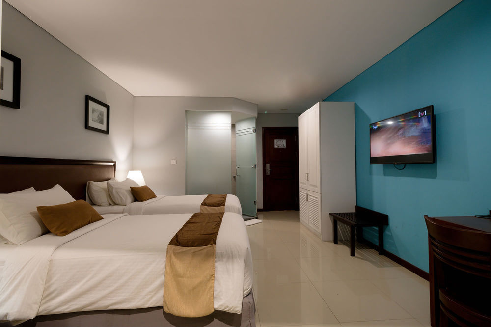 קוטה לומבוק Kutabex Beachfront Hotel מראה חיצוני תמונה