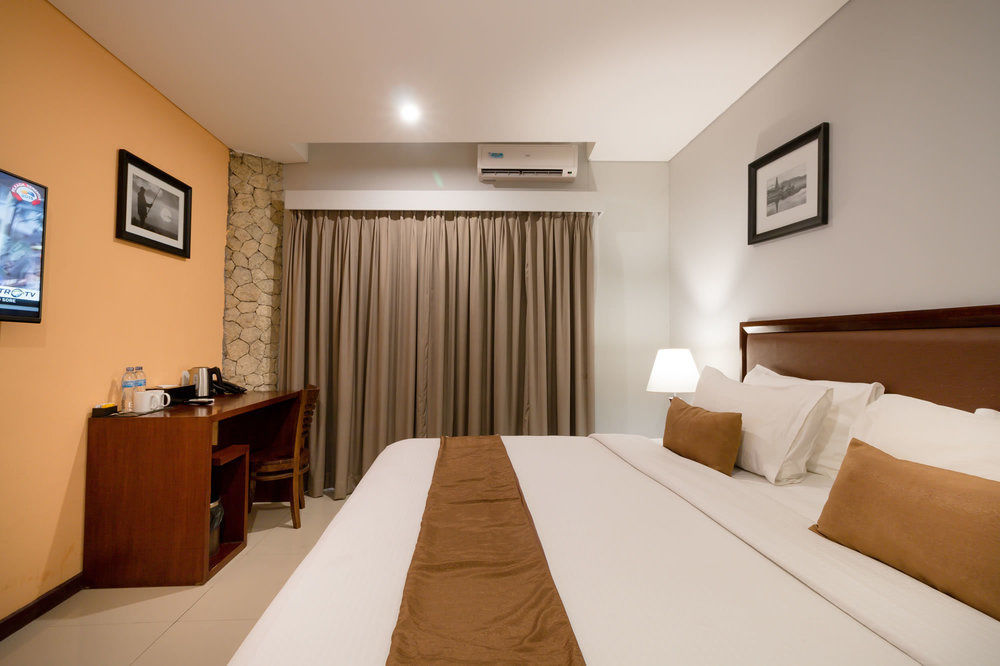 קוטה לומבוק Kutabex Beachfront Hotel מראה חיצוני תמונה