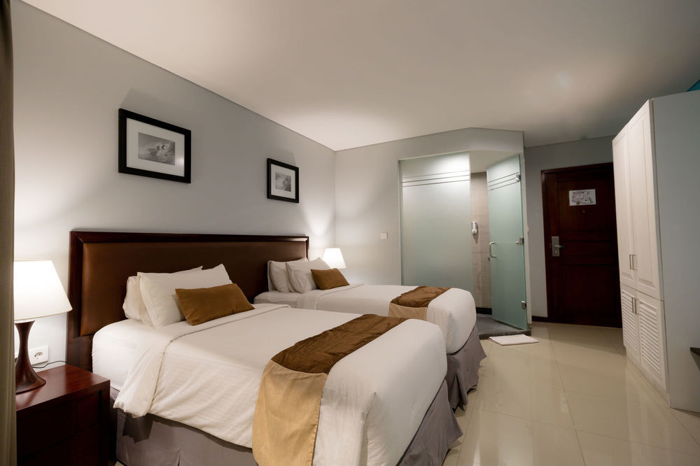קוטה לומבוק Kutabex Beachfront Hotel מראה חיצוני תמונה