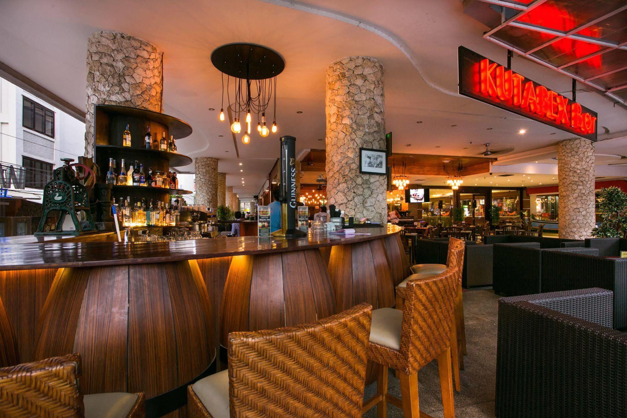 קוטה לומבוק Kutabex Beachfront Hotel מראה חיצוני תמונה